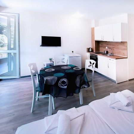 Donchevi Apartments Приморсько Екстер'єр фото
